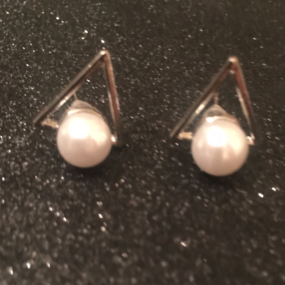 Pearl Centered Symmetrical Silver Earrings